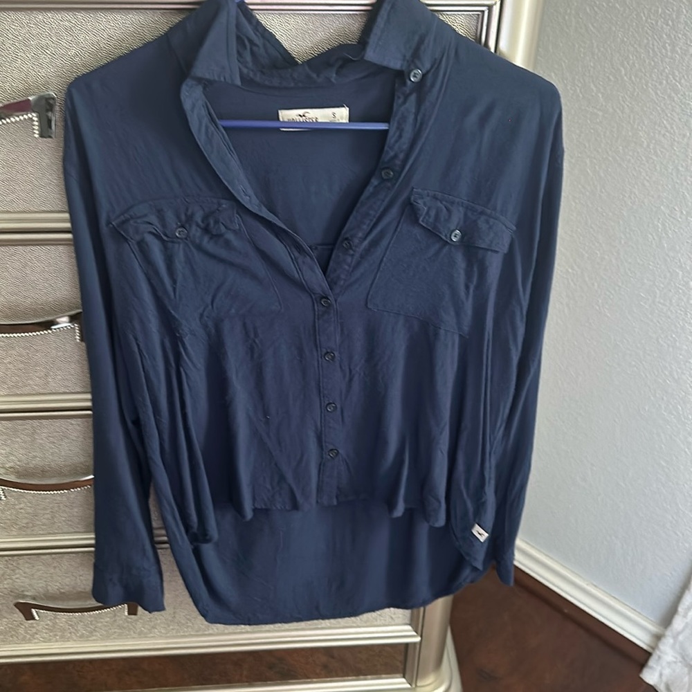 Size small navy blue long sleeved button down Hollister shirt